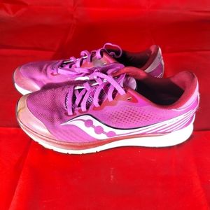 SAUCONY WOMEN'S RIDE 14 RUNNING SHOE'S SIZE 4